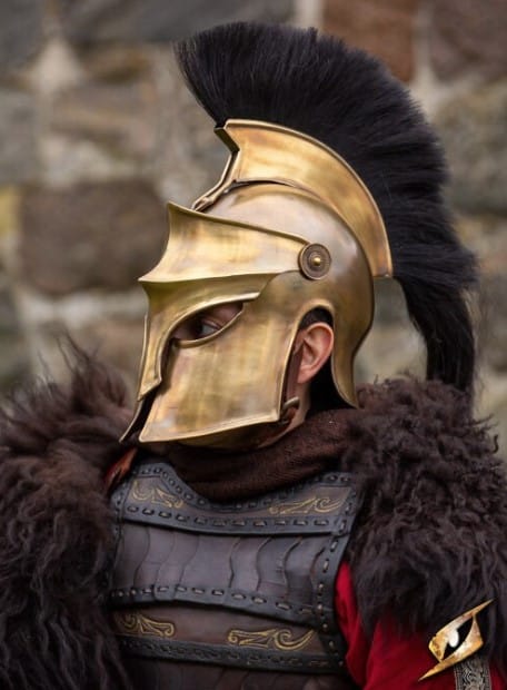 Casque corinthien antique avec crinière