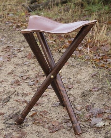 Tabouret tripode en bois et cuir